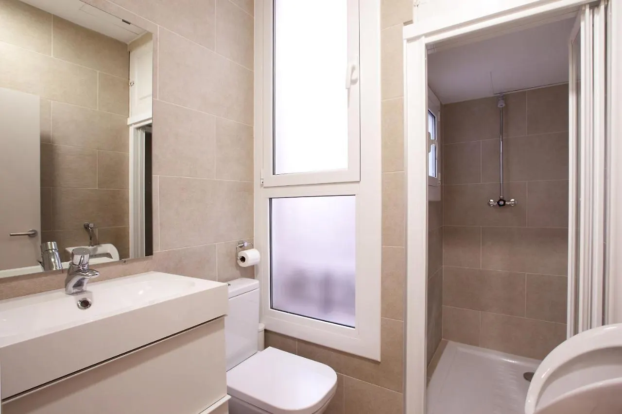 Ab Paral-Lel Spacious Apartments